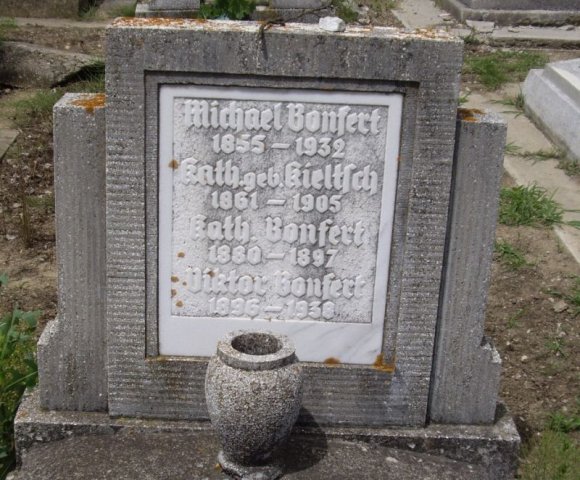 Bonfert Michael 1855-1932 Kieltsch Katharina 1861-1905 Grabstein